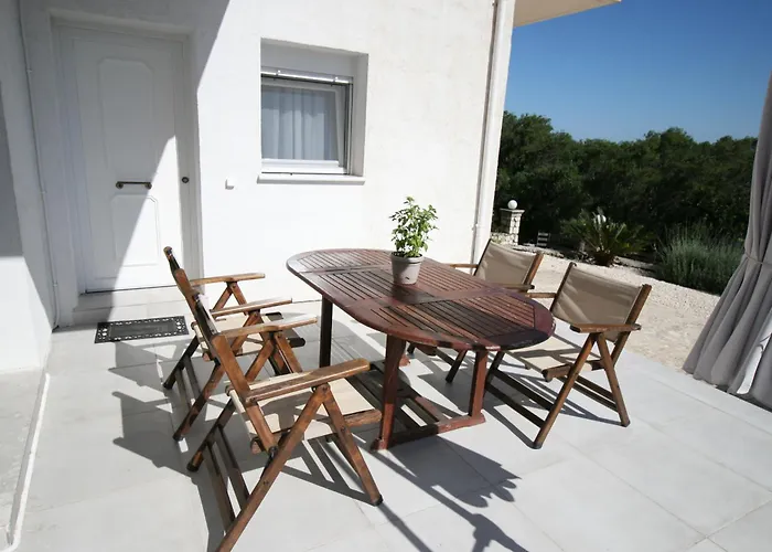 Luxury Apartment, Tranquility, Sea Views, Breeze Apartmán