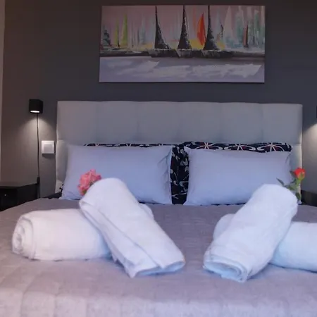 Luxury Apartment, Tranquility, Sea Views, Breeze Apartman *